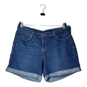 Levi's Jean Shorts Denim Jorts Size 18       6" inseam Streach